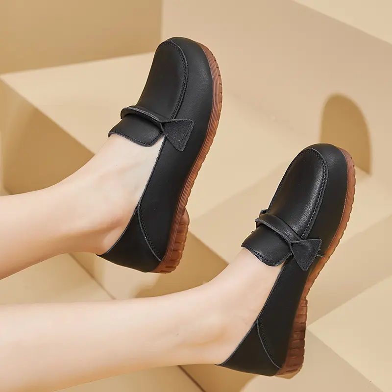 2025 New Red Ballet Flats Ladies Cow Leather Loafers Womens Moccasins Business Office Shoes Mother Travel Flats Woman