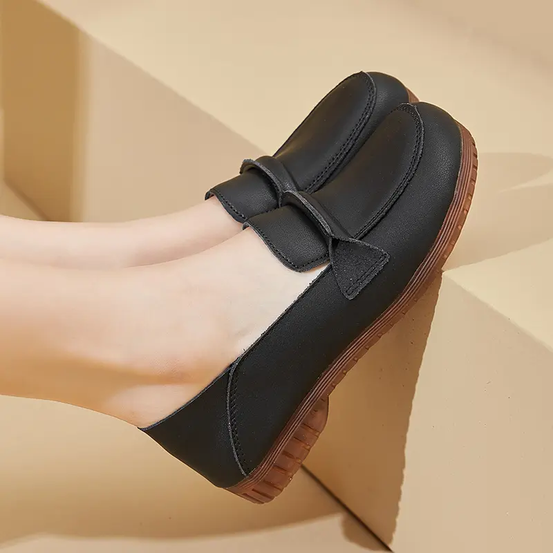 2025 New Red Ballet Flats Ladies Cow Leather Loafers Womens Moccasins Business Office Shoes Mother Travel Flats Woman