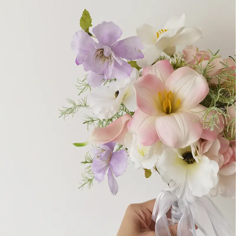 Lifelike Purple Pink Wedding Bouquet Artificial Flowers Handheld Flower Arrangement Home Decoration Suitable for Engagement P...