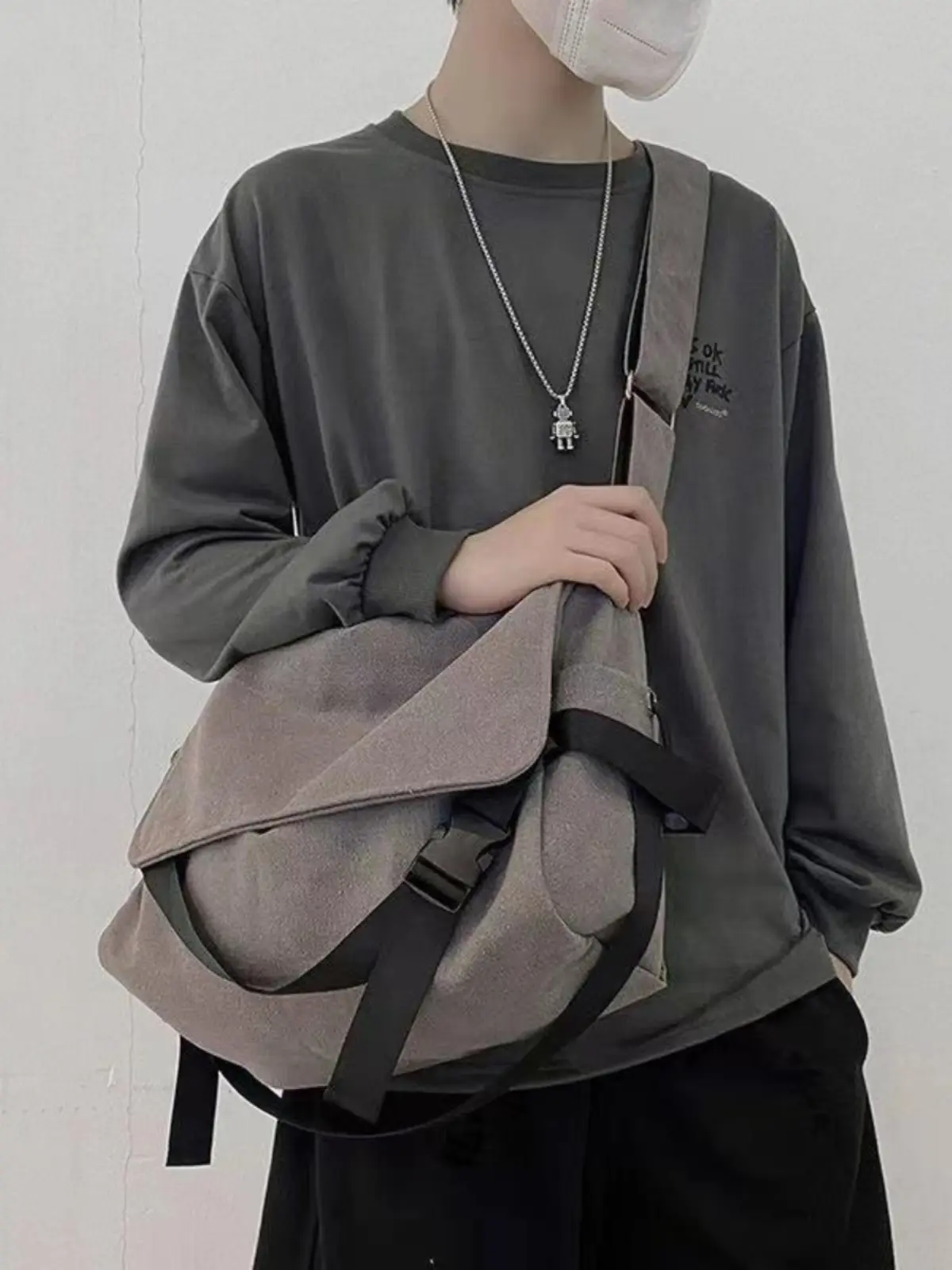 Casual Canvas Crossbody Bag for Men Single oulder Bag Travel Class Student Cloth Outdoors Street Trend  Color Pure Scene