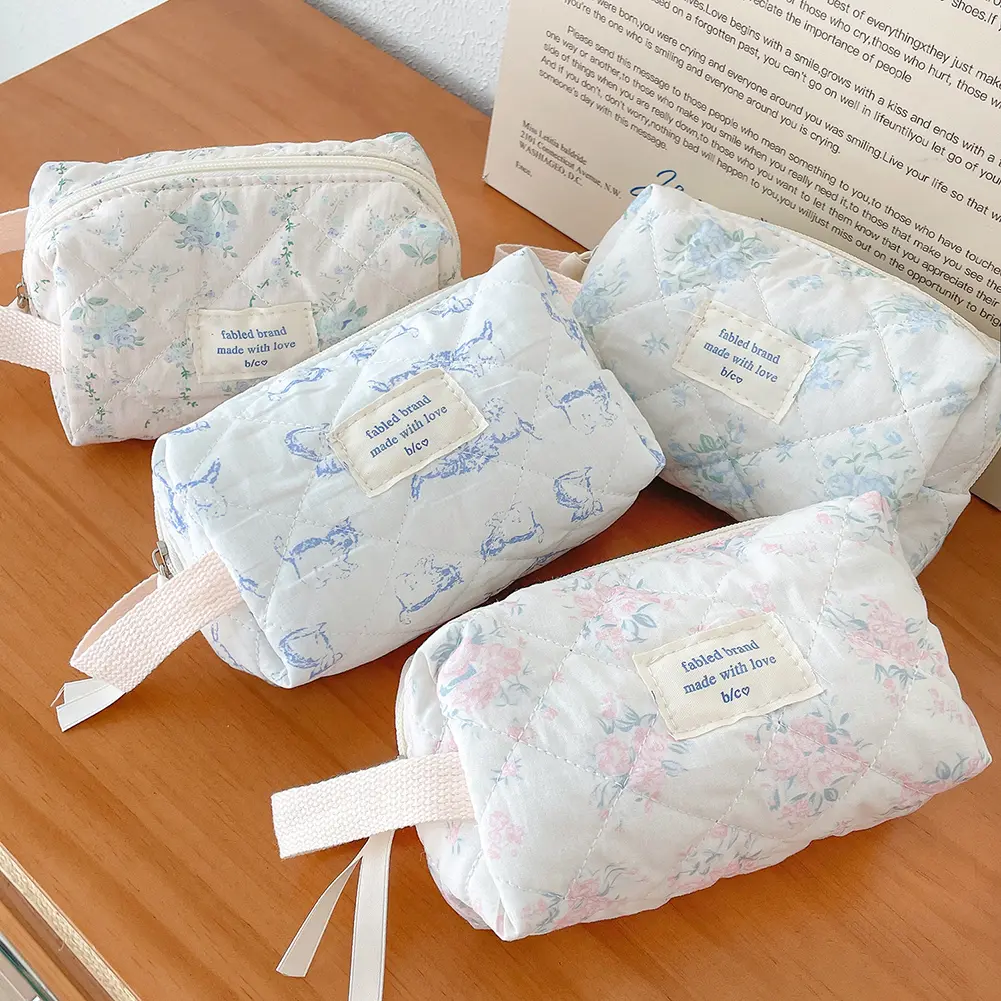 Women Portable Cosmetic Storage Bag Large Capacity Floral Quilted Checkered Makeup Bag Toiletry Zipper Storage Pouch Lightweight