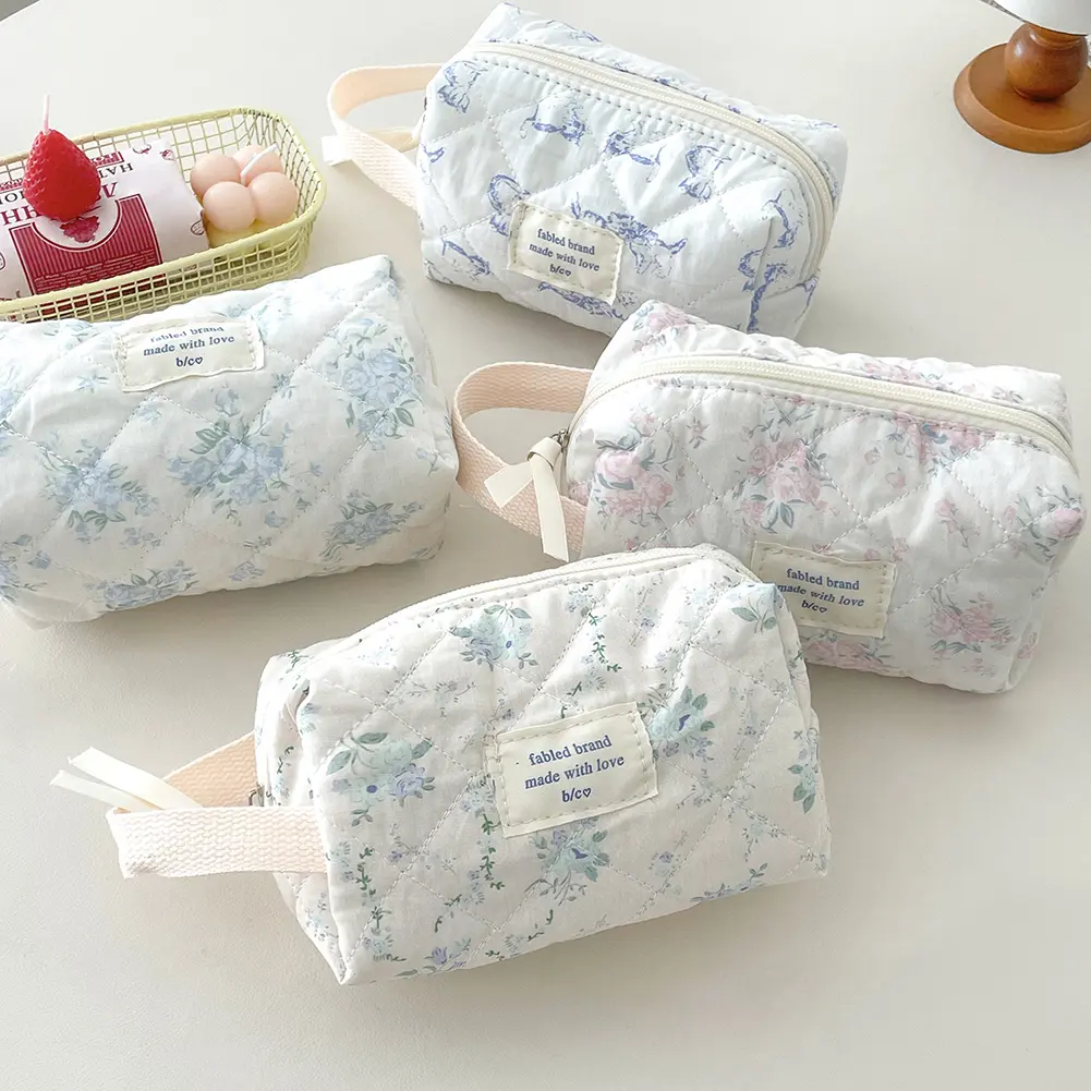 Women Portable Cosmetic Storage Bag Large Capacity Floral Quilted Checkered Makeup Bag Toiletry Zipper Storage Pouch Lightweight
