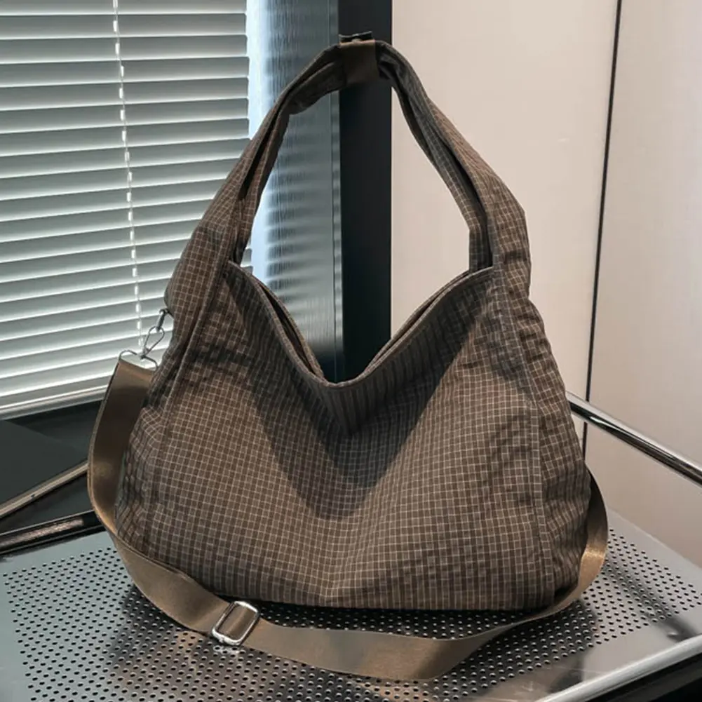 Women Stylish Crossbody Bag Large Capacity Casual Messenger Bag Adjustable Strap Simple Satchel Bag Zipper Closure Chic Hobo Bag