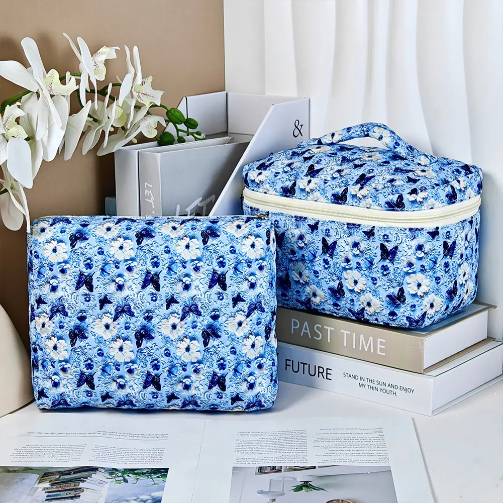 Padding Cosmetic Bag Large Capacity Portable Quilted Skincare Pouch Floral Printed Cute Storage Bag Ladies Travel Bag