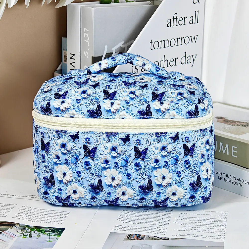 Padding Cosmetic Bag Large Capacity Portable Quilted Skincare Pouch Floral Printed Cute Storage Bag Ladies Travel Bag