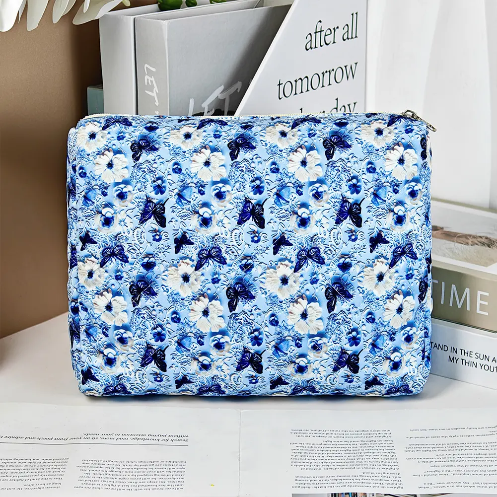 Padding Cosmetic Bag Large Capacity Portable Quilted Skincare Pouch Floral Printed Cute Storage Bag Ladies Travel Bag