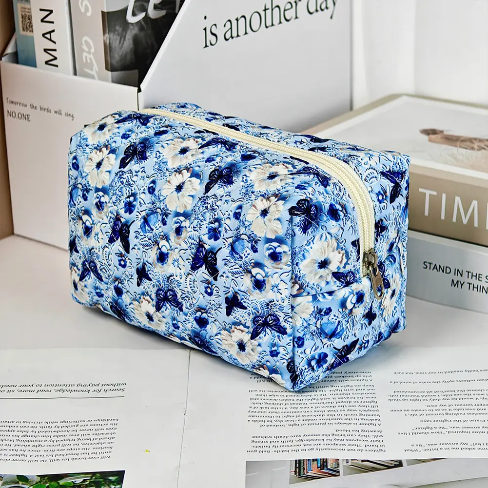 Padding Cosmetic Bag Large Capacity Portable Quilted Skincare Pouch Floral Printed Cute Storage Bag Ladies Travel Bag
