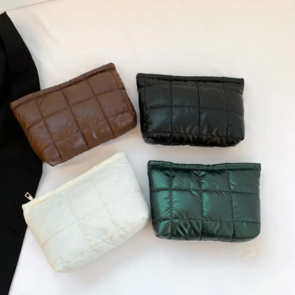 Women Makeup Bag Padded Quilted Makeup Storage Bag Large Capacity Makeup Organizer Bag Solid Color Puffer Makeup Bag