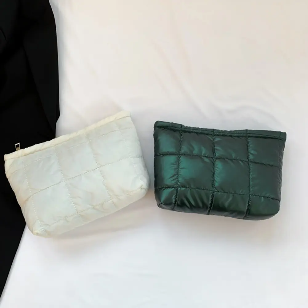 Women Makeup Bag Padded Quilted Makeup Storage Bag Large Capacity Makeup Organizer Bag Solid Color Puffer Makeup Bag