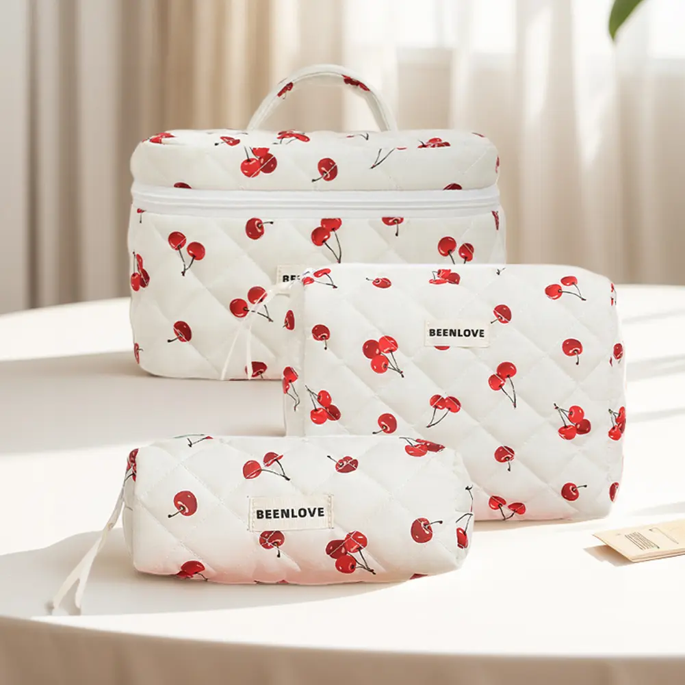 Women Quilted Makeup Bag Cosmetic Organizer Bag Large Capacity Cosmetic Clutch Bag Cherry/Heart Pattern Outdoor Travel Bag