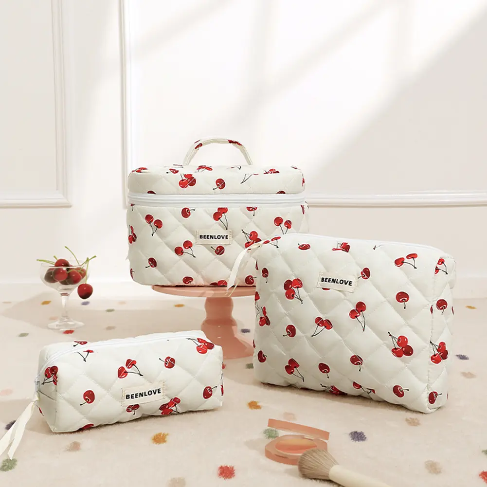 Women Quilted Makeup Bag Cosmetic Organizer Bag Large Capacity Cosmetic Clutch Bag Cherry/Heart Pattern Outdoor Travel Bag