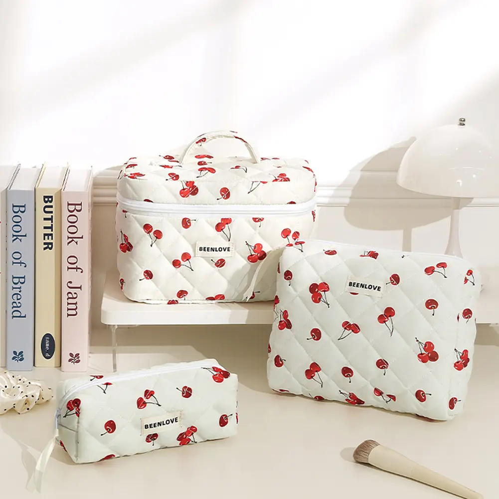 Women Quilted Makeup Bag Cosmetic Organizer Bag Large Capacity Cosmetic Clutch Bag Cherry/Heart Pattern Outdoor Travel Bag