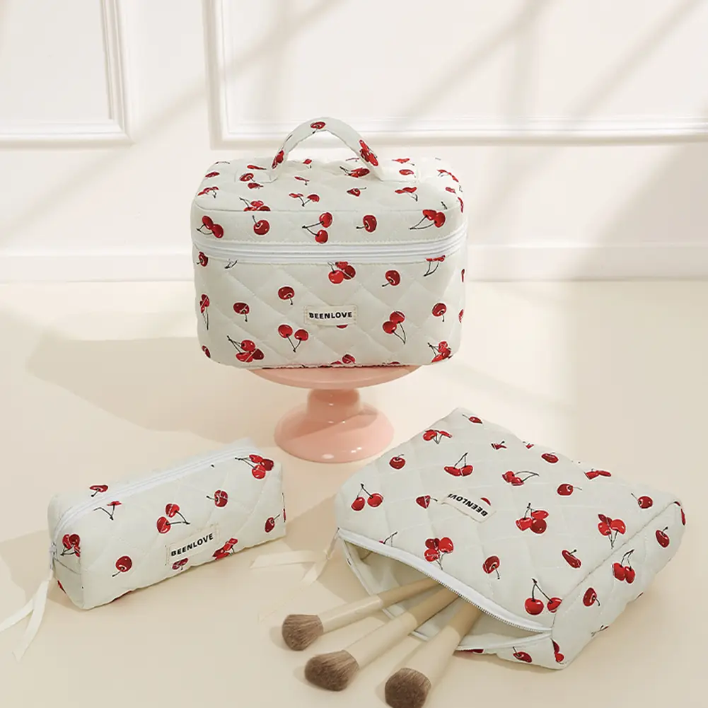 Women Quilted Makeup Bag Cosmetic Organizer Bag Large Capacity Cosmetic Clutch Bag Cherry/Heart Pattern Outdoor Travel Bag