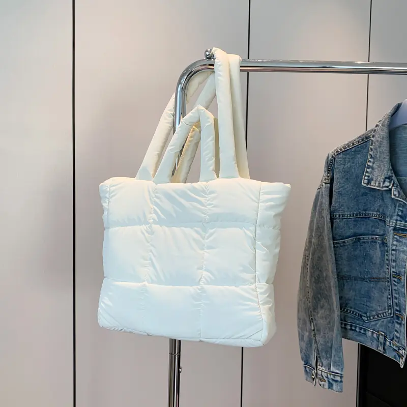 Women Puffer Tote Bag Fashion Shoulder Bag Large Capacity Chic Hobo Bag Lightweight Soft Cloud Tote Bag Stylish Commuting Bag