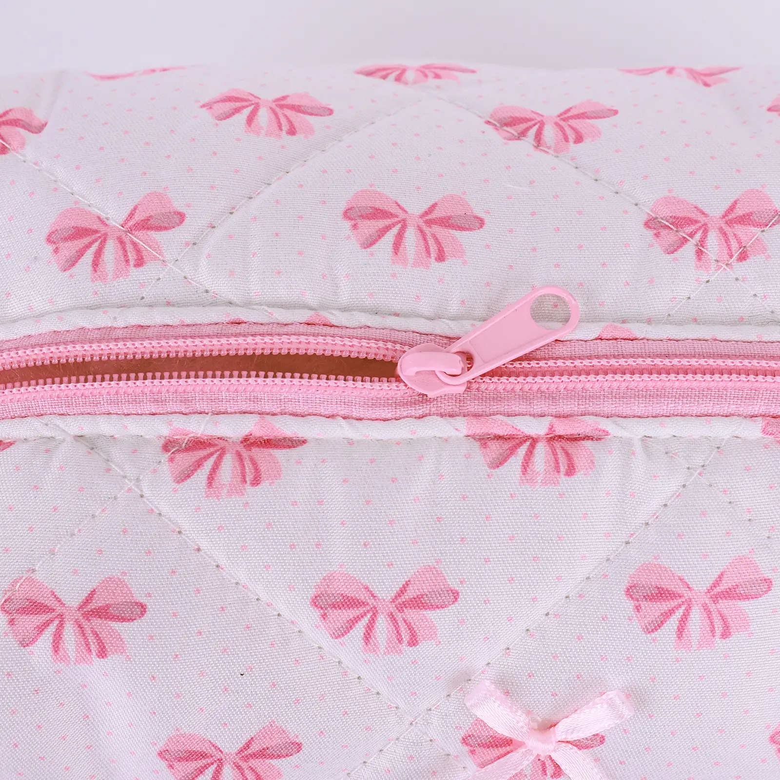 Cute Bow Pattern Cosmetic Bag Cotton Quilted Makeup Organizer Storage Bag Aesthetic Cosmetic Organizer Case for Women and Girls