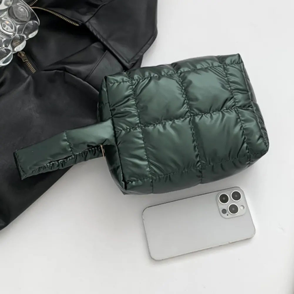 Women Quilted Makeup Bag Cosmetic Holder Bag Large Capacity Portable Cosmetic Pouch with Handle Solid Color for Outdoor Travel