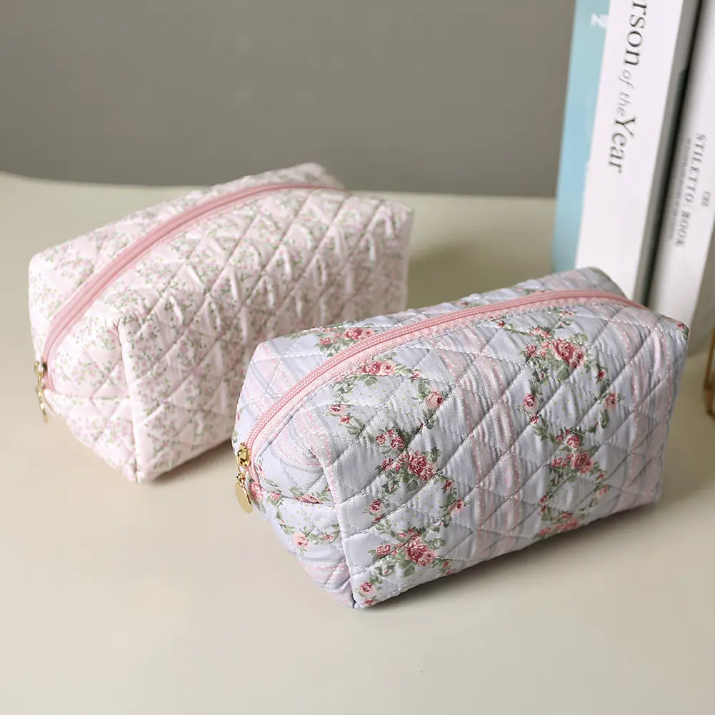 Women Floral Cosmetic Bag Large Capacity Cotton Padded Organizer Bag Zipper Closure Quilted Makeup Handbag Girls Daily Handbag