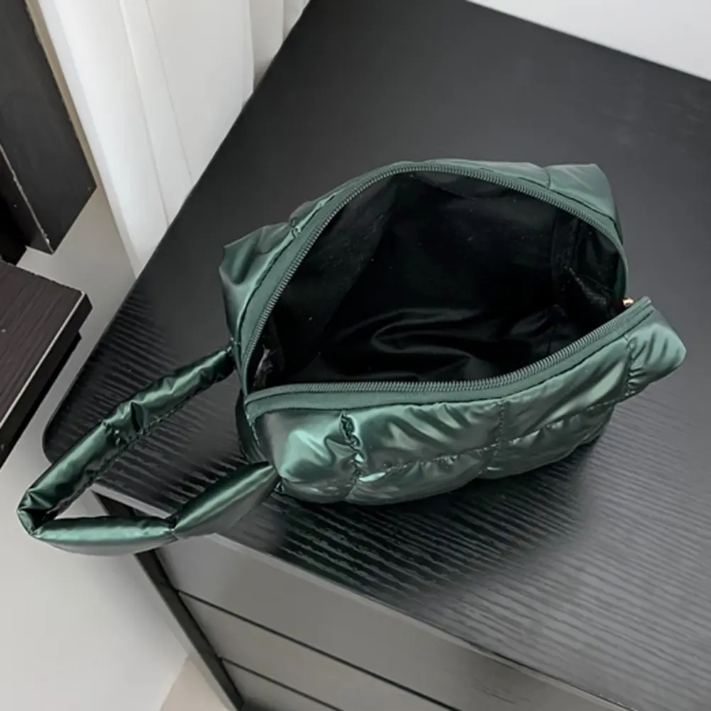 Women Quilted Makeup Bag Cosmetic Holder Bag Large Capacity Portable Cosmetic Pouch with Handle Solid Color for Outdoor Travel