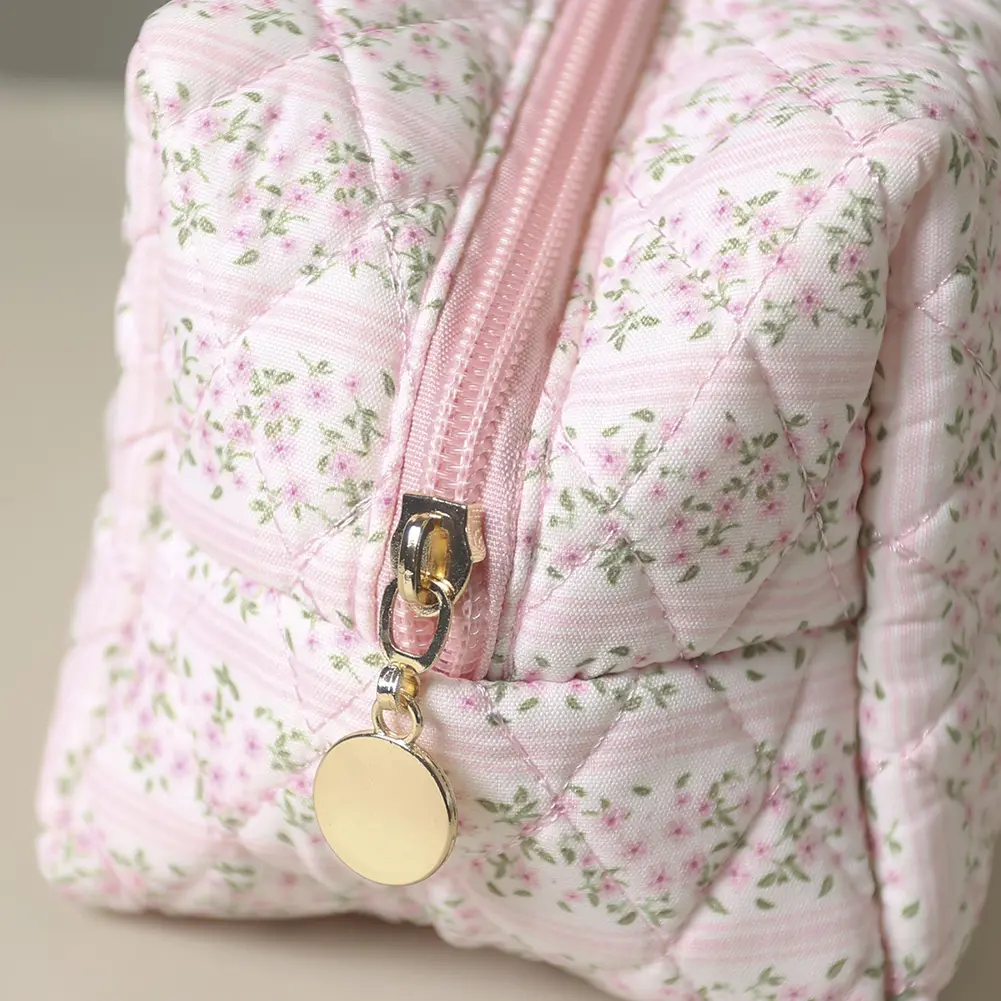 Women Floral Cosmetic Bag Large Capacity Cotton Padded Organizer Bag Zipper Closure Quilted Makeup Handbag Girls Daily Handbag