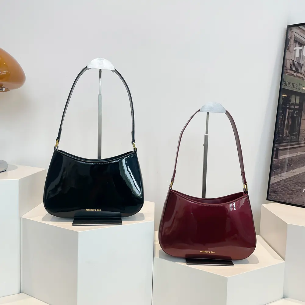 Women PU Shoulder Bag Fashion Underarm Bag Large Capacity Trendy Tote Handbag Hasp Closure Chic Hobo Bag Retro Shoulder Purse