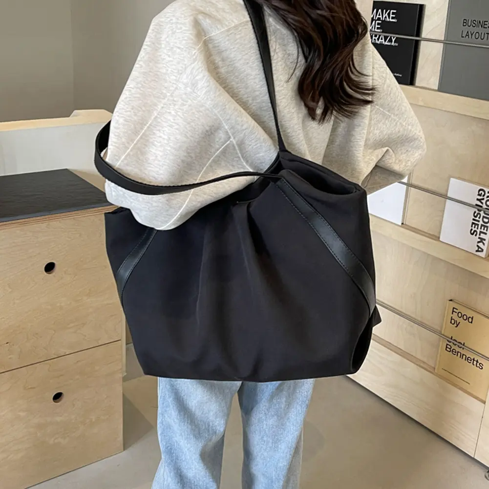 Women Travel Shoulder Bag Large Capacity Canvas Simple Shoulder Bag Contrast Color Casual Tote Handbag Daily Bag for Female