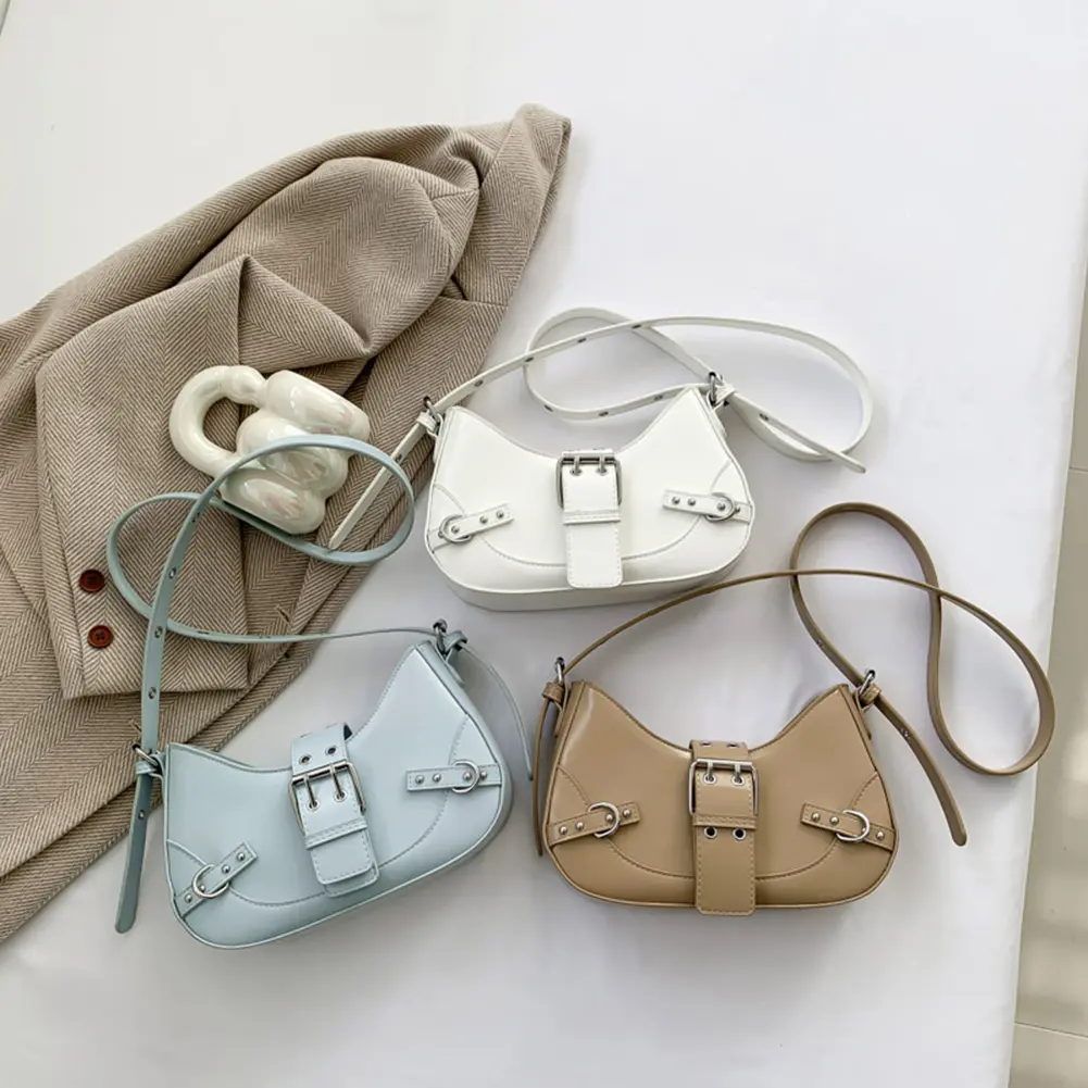 Women Gothic Style Crossbody Bag Adjustable Strap and Buckle Y2K Shoulder Bag Punk Satchel Bag Large Capacity for Party Vacation