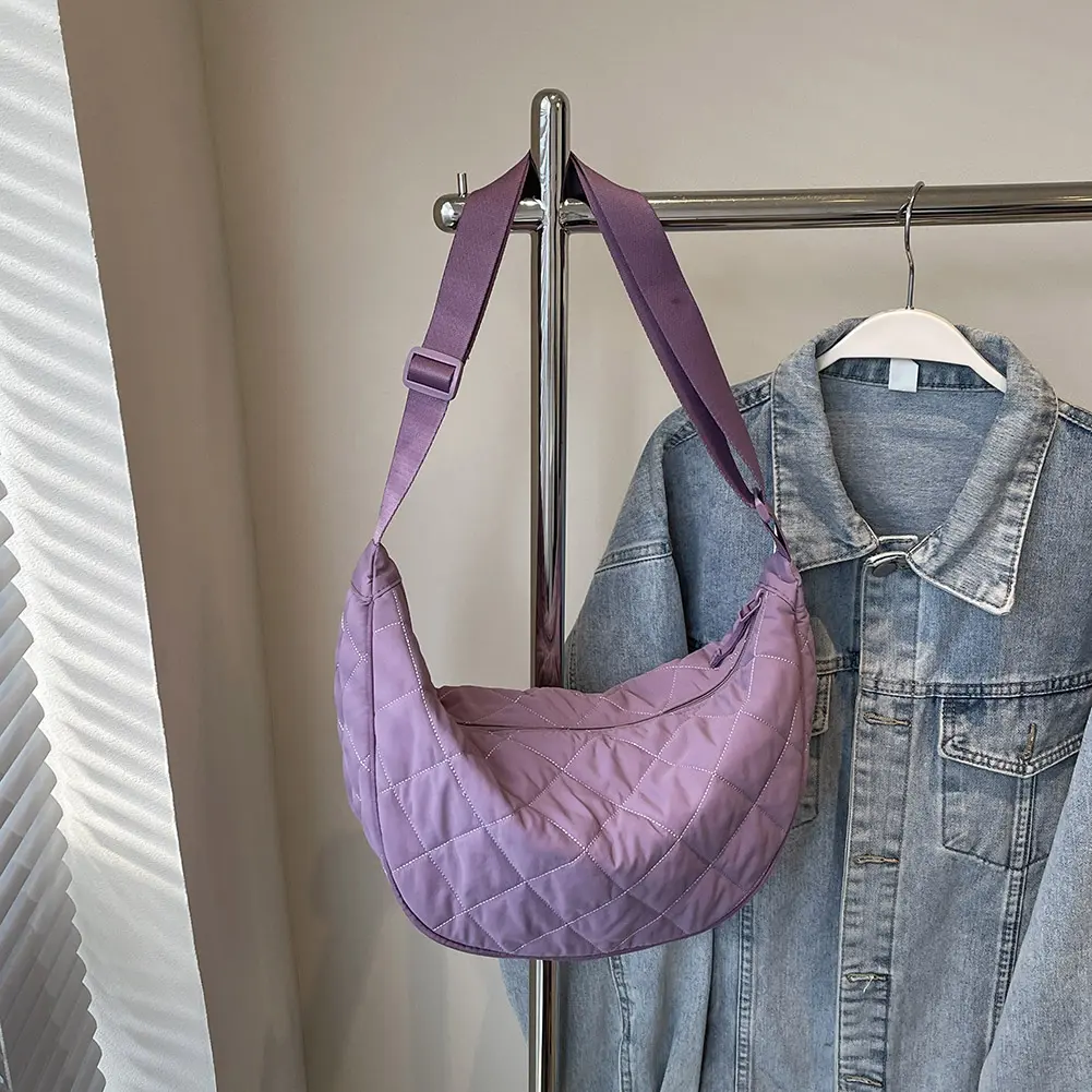 Women Quilted Puffer Shoulder Bag Large Capacity Puffy Crossbody Bag Adjustable Strap Simple Dumpling Handbag Female Commute Bag
