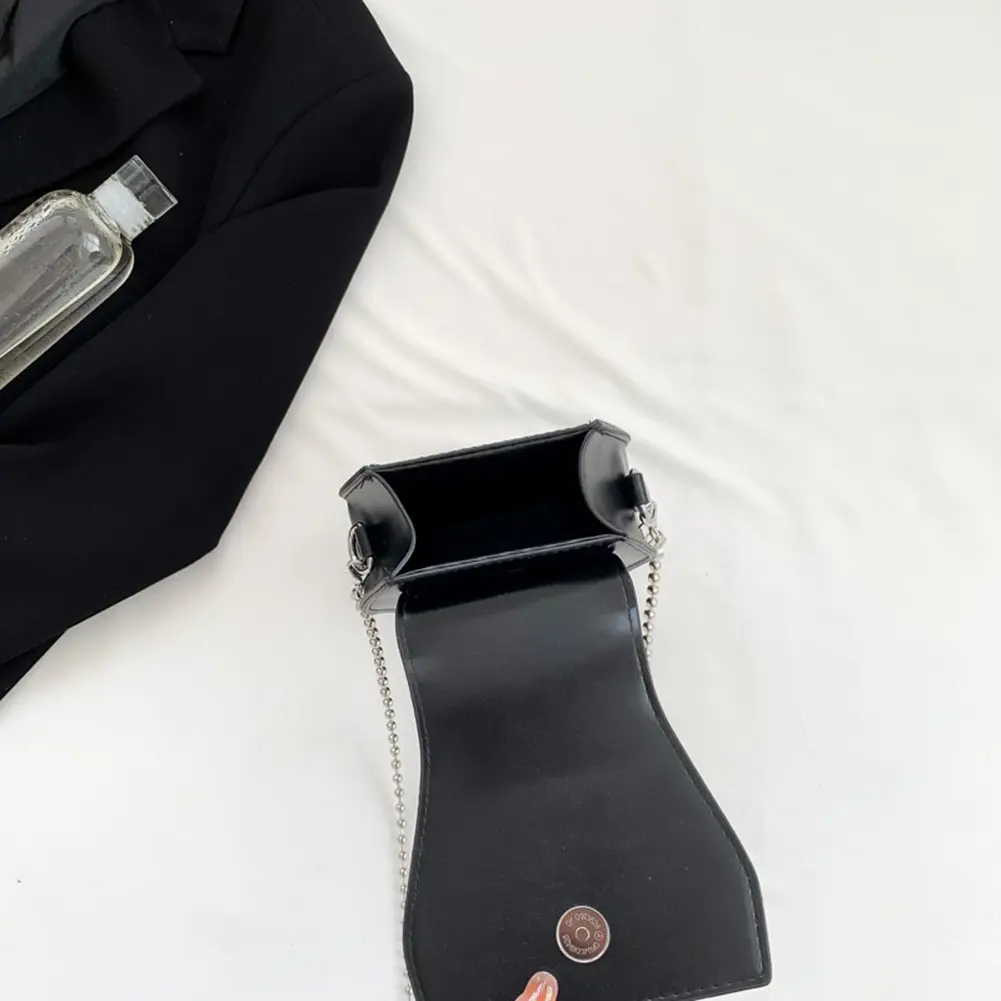 Women Gothic Crossbody Bag Versatile Gothic Crossbody Pouch Zipper Casual Satchel Bag PU Leather Novelty Halloween Cellphone Bag