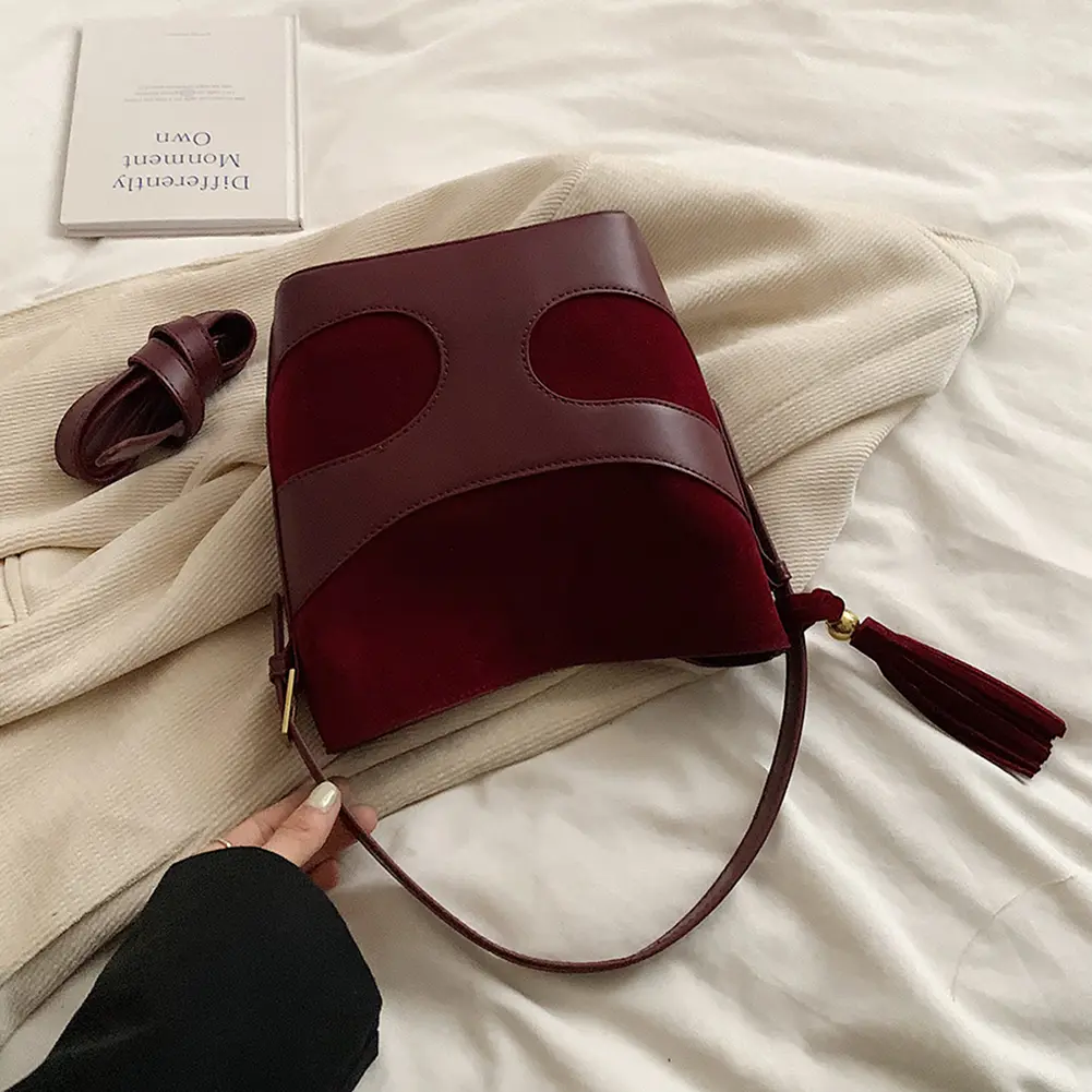 Women Faux Suede Bucket Bag Fashion Tote Bag Solid Color Simple Messenger Bag Adjustable Strap Vintage Sling Bag Chic Hobo Bag