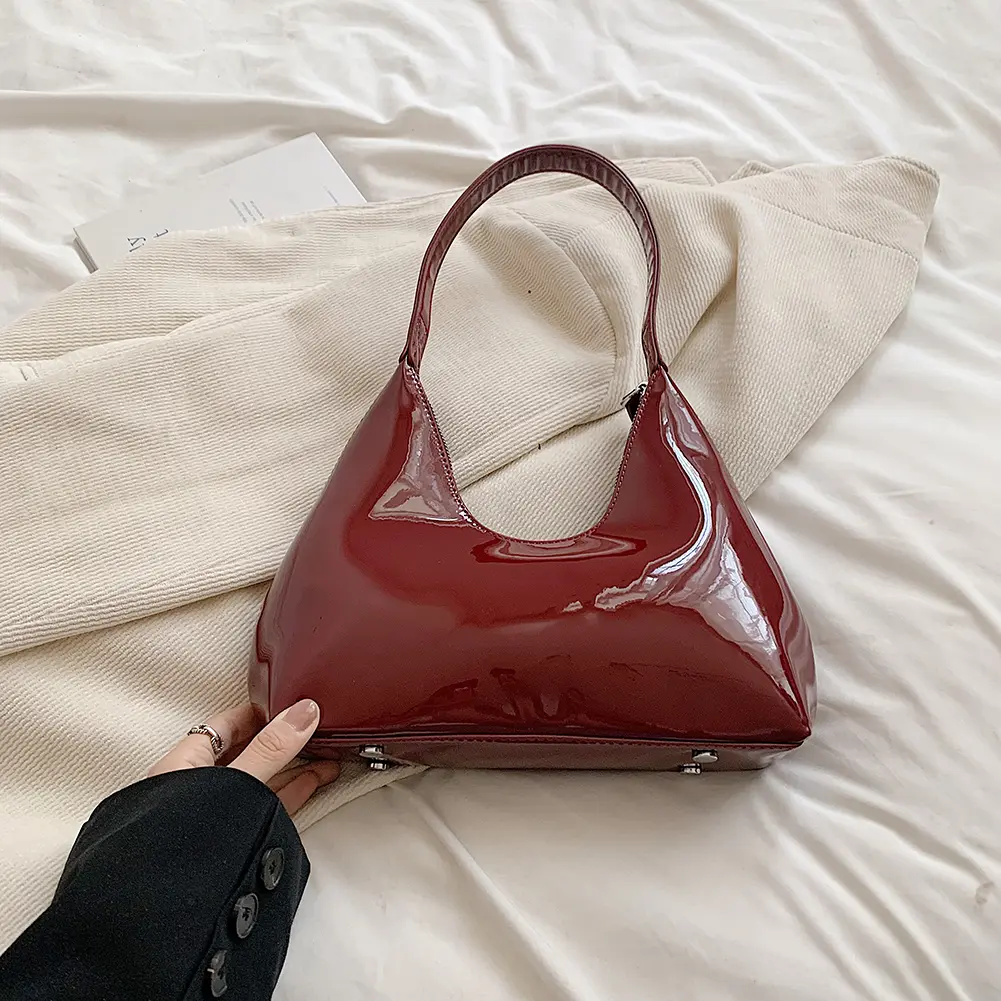 Women PU Shoulder Bag Stylish Armpit Bag Large Capacity Trendy Tote Handbag Zipper Closure Chic Hobo Bag Simple Shoulder Purse