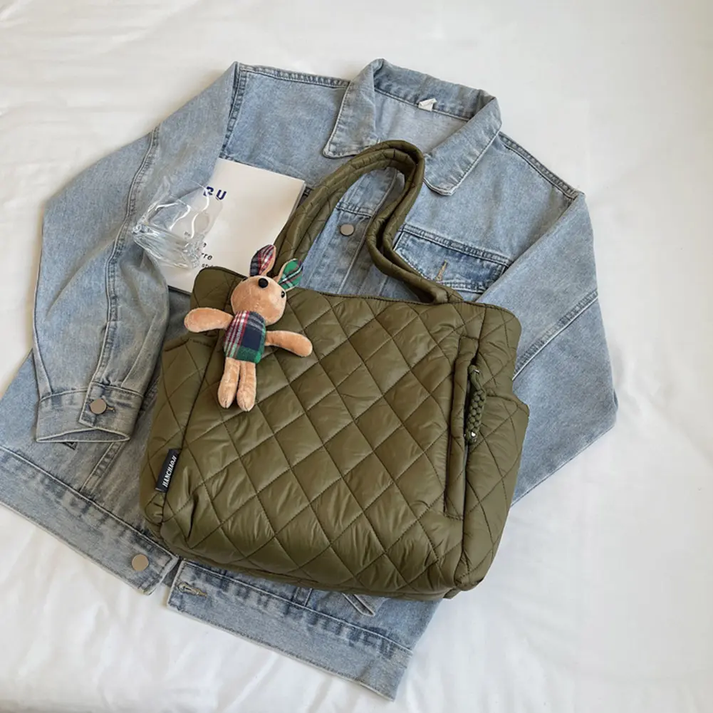 Women Quilted Trendy Carrying Bag Large Capacity Fashion Shoulder Bag with Cute Pendants Stylish Commuting Bag for Autumn Winter