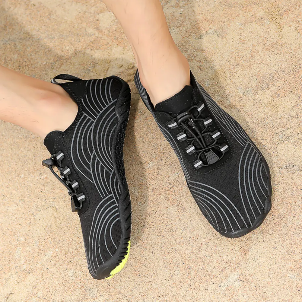 Water Shoes Non-slip Lightweight Aqua Shoes Breathable Barefoot Beach Shoes Quick Drying Surfing Shoes for Outdoor Beach