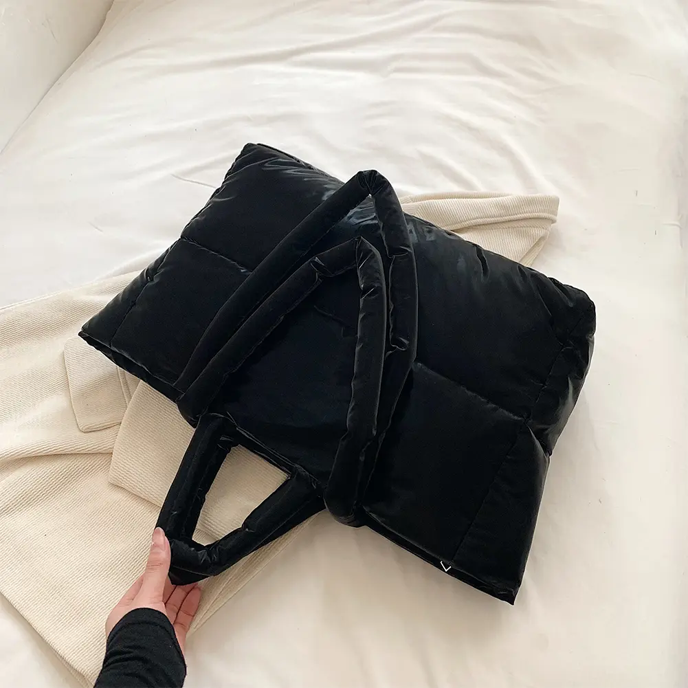 Women Padded Shoulder Bag Soft Cloud Handbag Versatile Quilted Puffy Handbag Large Capacity Casual Pillow Shopper Bag