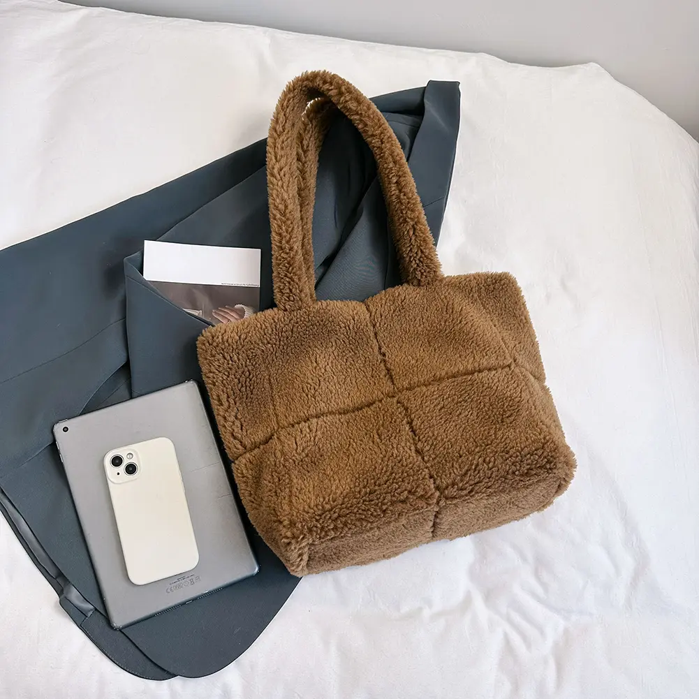 Faux Fur Handbag Women Casual Lambswool Tote Bag Lightweight Plush Tote Handbag Fuzzy Shoulder Bag Winter Shopping Bag