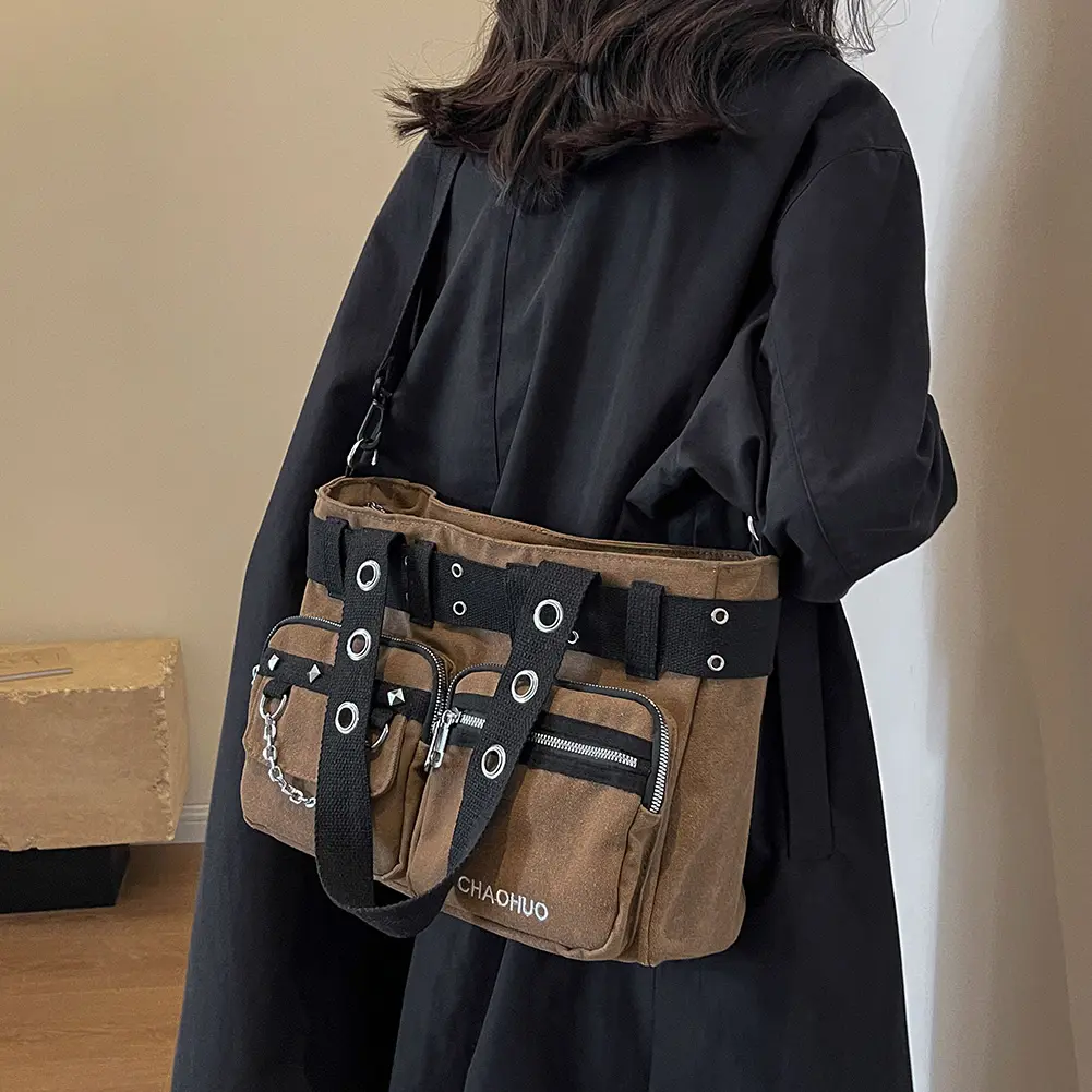 Women Rockabilly Shoulder Bag with Chain Canvas Punk Rock Handbag Zipper Closure Rivet Tote Handbag Rock Girls Daily Bag