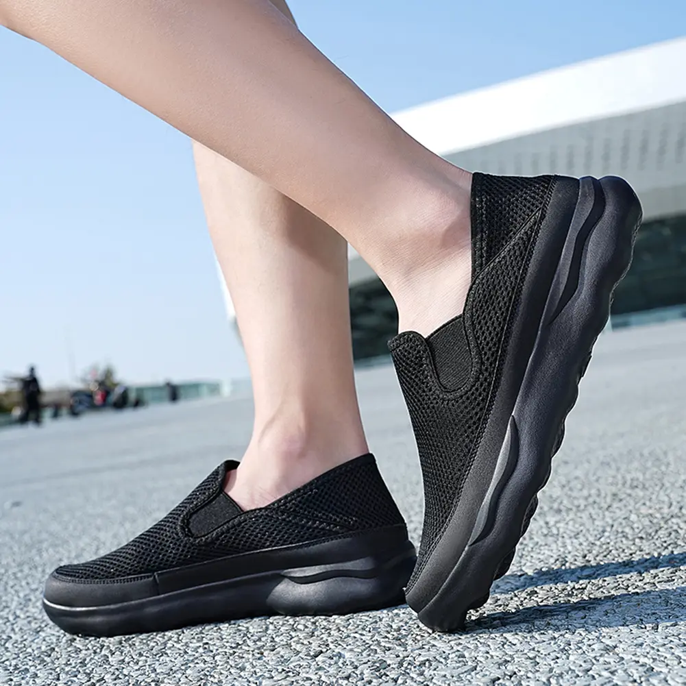 Men Low-Top Running Sneakers Non-Slip Mesh Slip-On Shoes Wear-Resistant Trendy Knitting Slippers for Sailing Jogging Gardening