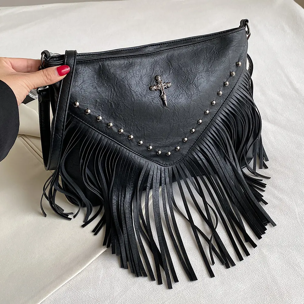 Women PU Studded Tassel Shoulder Bag Large Capacity Fashionable Crossbody Bag Vintage Small Handbag for Outdoor Travel
