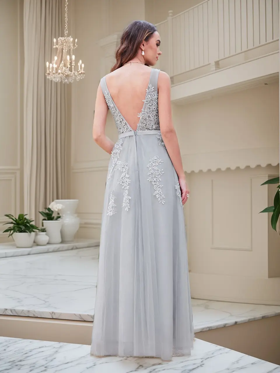 Exquisite Lace Tulle Evening Dress Illusion Soft Net Collar Sleeveless V-Backless Gowns Slim A-line Floor-length Prom Dresses