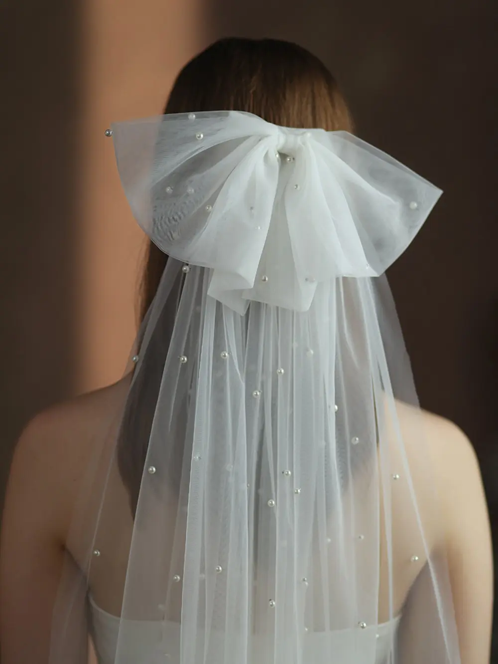 Luxury Bow Pearl Veil Ivory Pearls Beaded Tulle Brides Veil Fingertip Length Multi-layer Mesh Bridal Wedding Dress Veils Decor