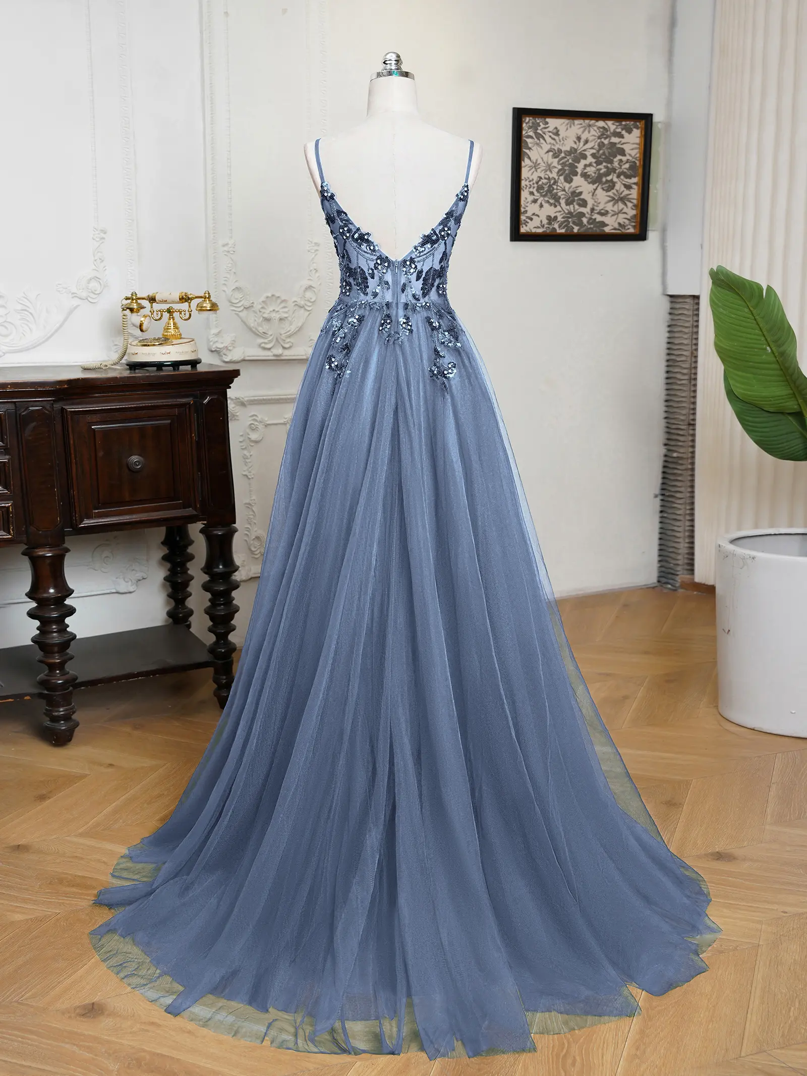 MisShow Sling Evening Dresses Sexy Spaghetti Straps V-Neck Illusion Sequins Appliques Prom Dress A-Line Train High Split Gowns