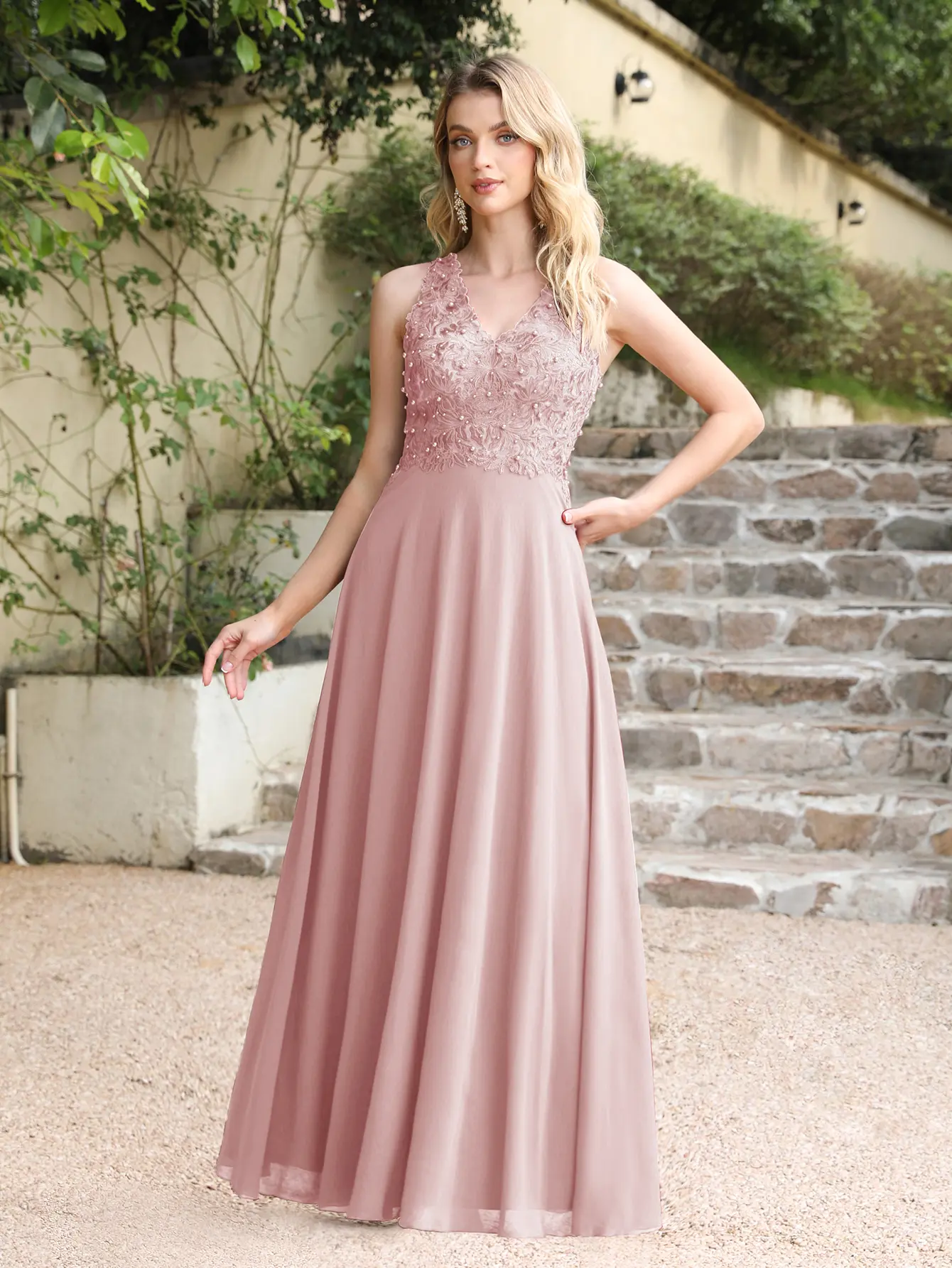 MisShow Summer Evening Dresses V-Neck Pearls Lace Appliques Illusion Backless Halter Prom Dress A-Line Formal Party Long Vestido
