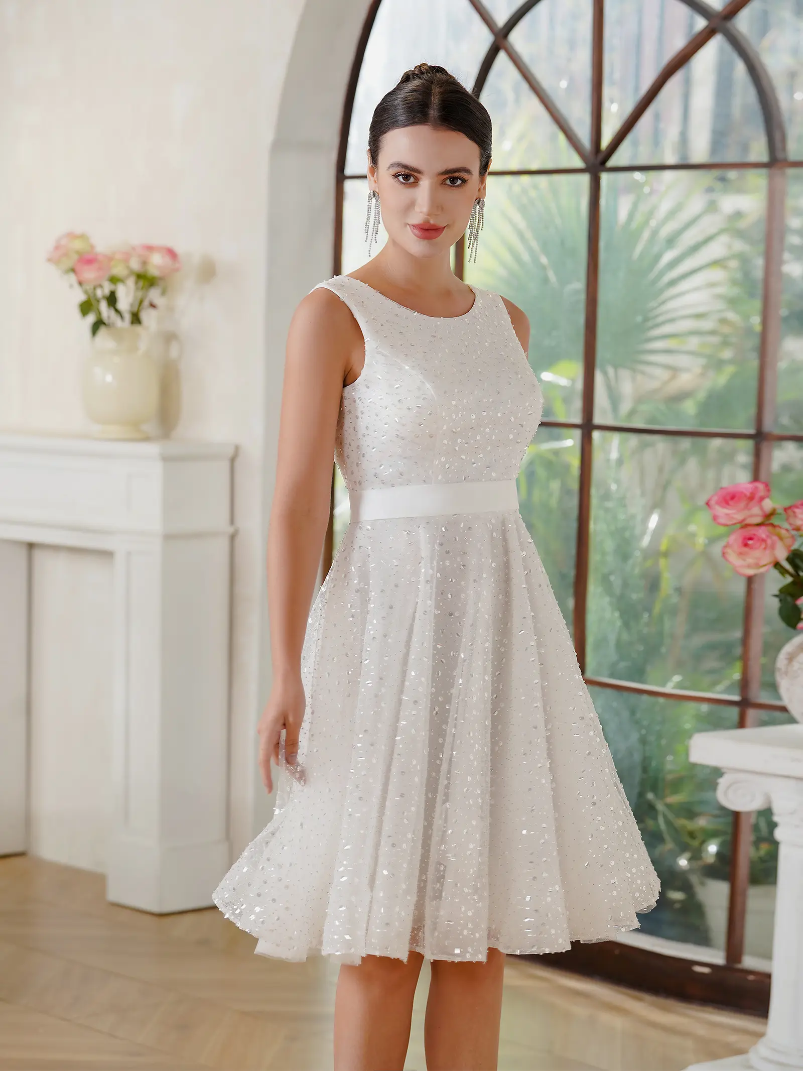 MisShow White Homecoming Dresses Chiffon Sequins O-Neck Sleeveless Bandage Backless Cocktail Dress A-Line Short Party Prom Gowns