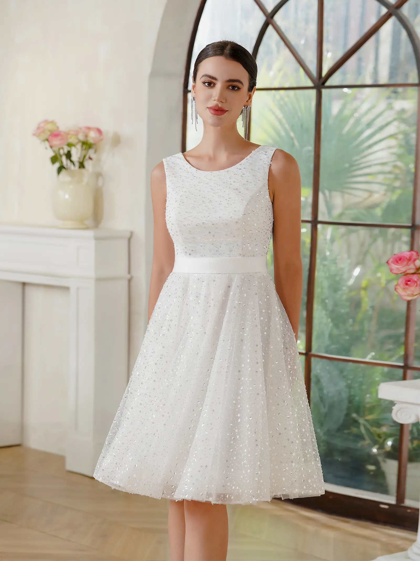 MisShow White Homecoming Dresses Chiffon Sequins O-Neck Sleeveless Bandage Backless Cocktail Dress A-Line Short Party Prom Gowns