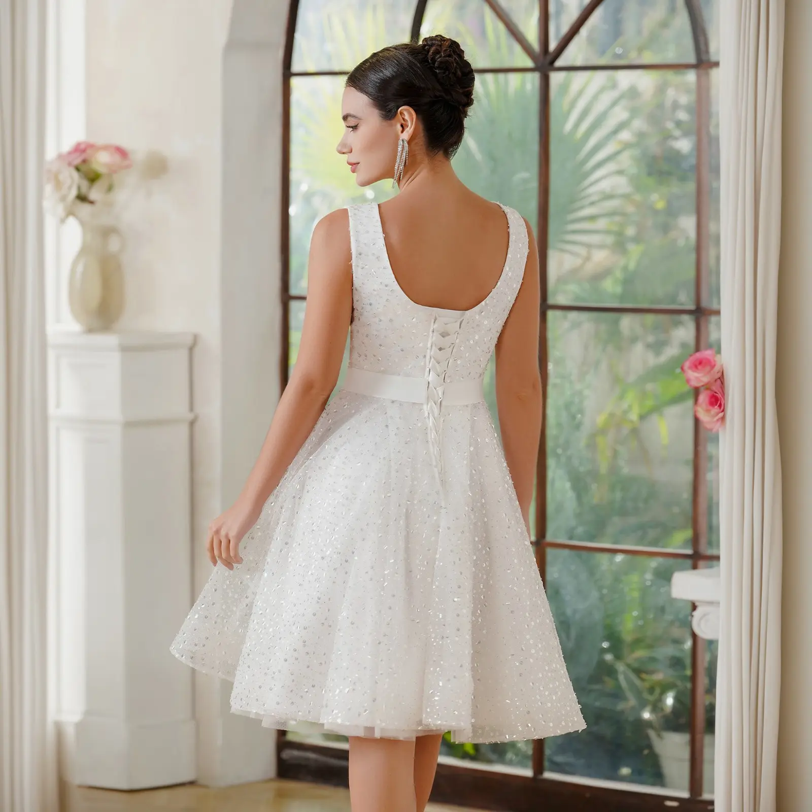 MisShow White Homecoming Dresses Chiffon Sequins O-Neck Sleeveless Bandage Backless Cocktail Dress A-Line Short Party Prom Gowns