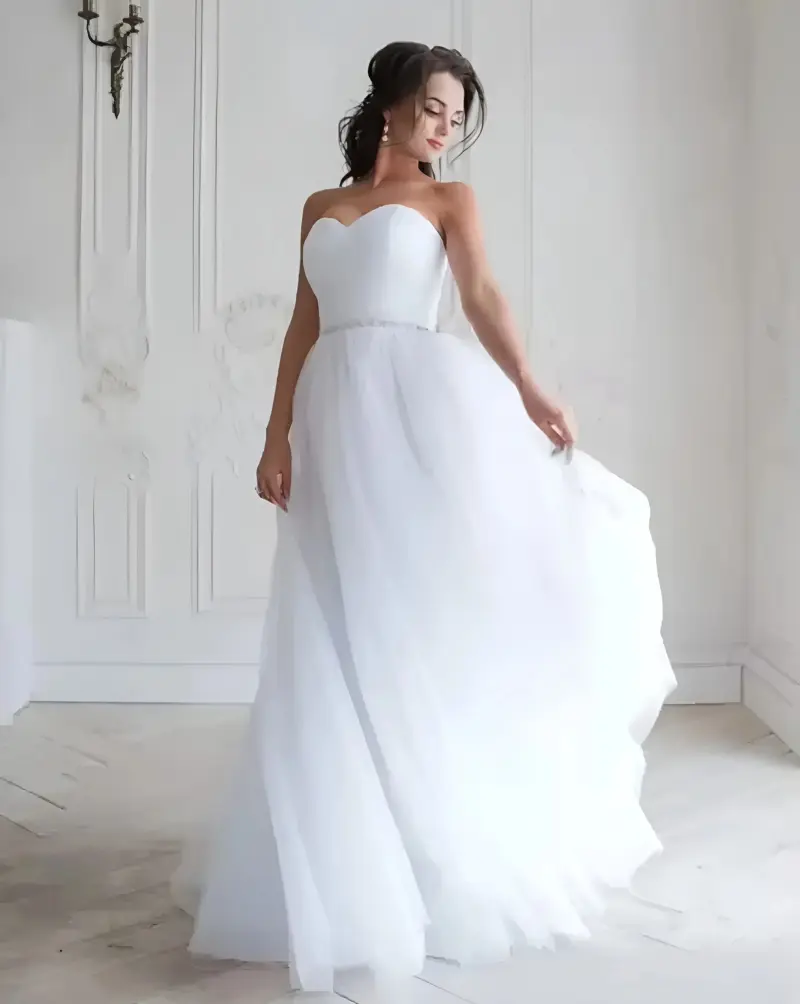 MisShow Tulle Evening Dresses Tube Top Sweetheart Collar Lace-Up Back Prom Gowns Crystal Sequined Waist Maxi Train Wedding Dress