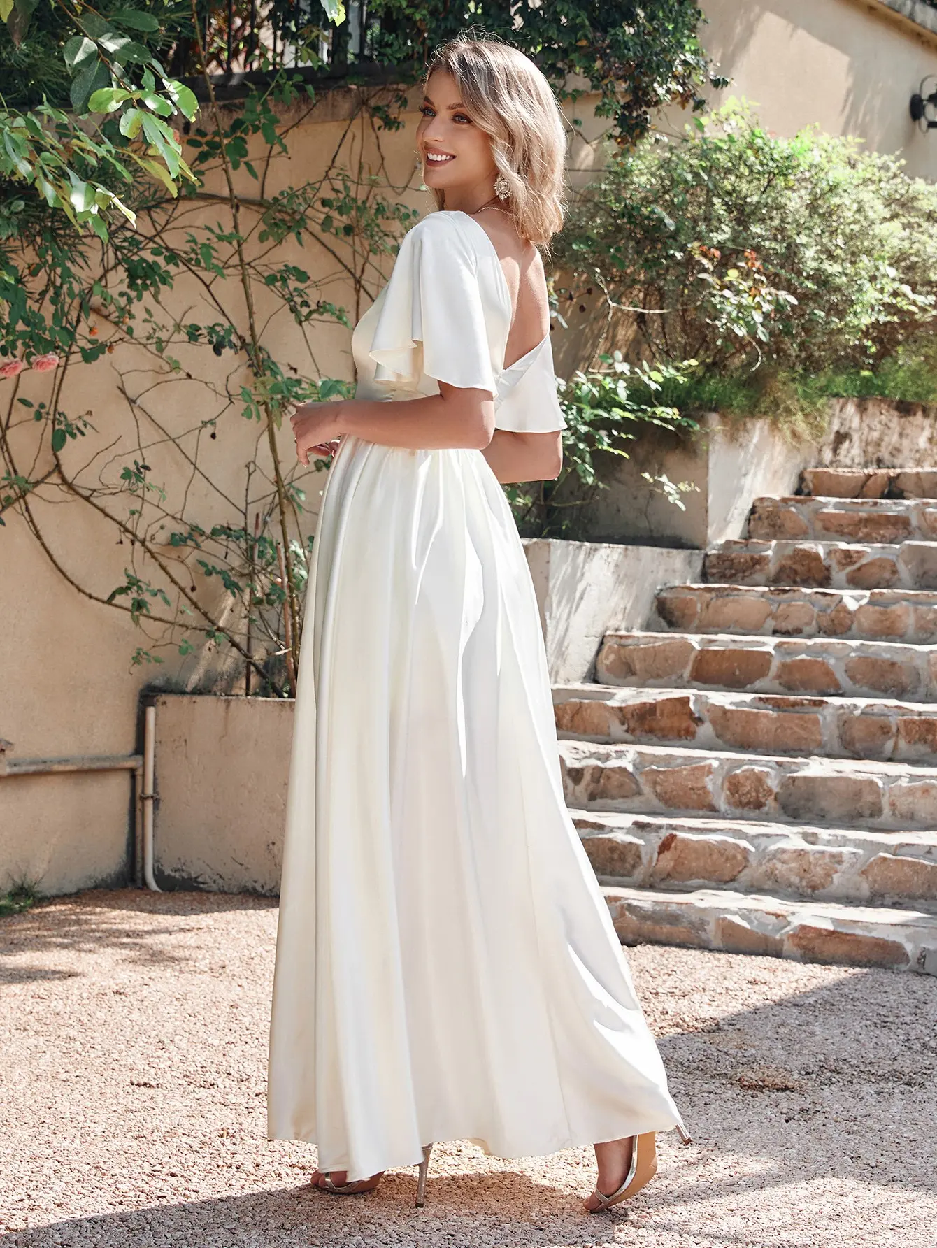 Satin Ivory Simple Bridesmaid Dresses Short Sleeves V Neck A Line Backless Garden Bridal Wedding Party Gowns Vestido De Noche