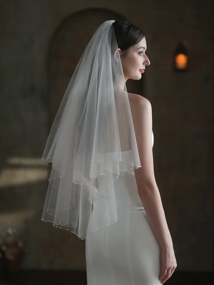 Ivory Short Bridal Two Layer Tulle Pearls Beaded Crescent Edge Wedding Veils With Hair Comb Elbow Length Bride Blusher Veils