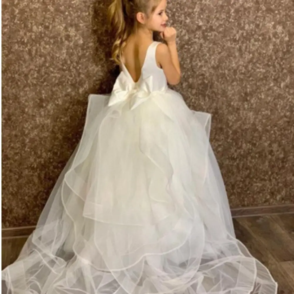 MisShow Flower Girl Dresses Ivory White O-Neck Sleeveless V-Backless Princess Dress Pearls Bow Waist Tulle Train Communion Gowns