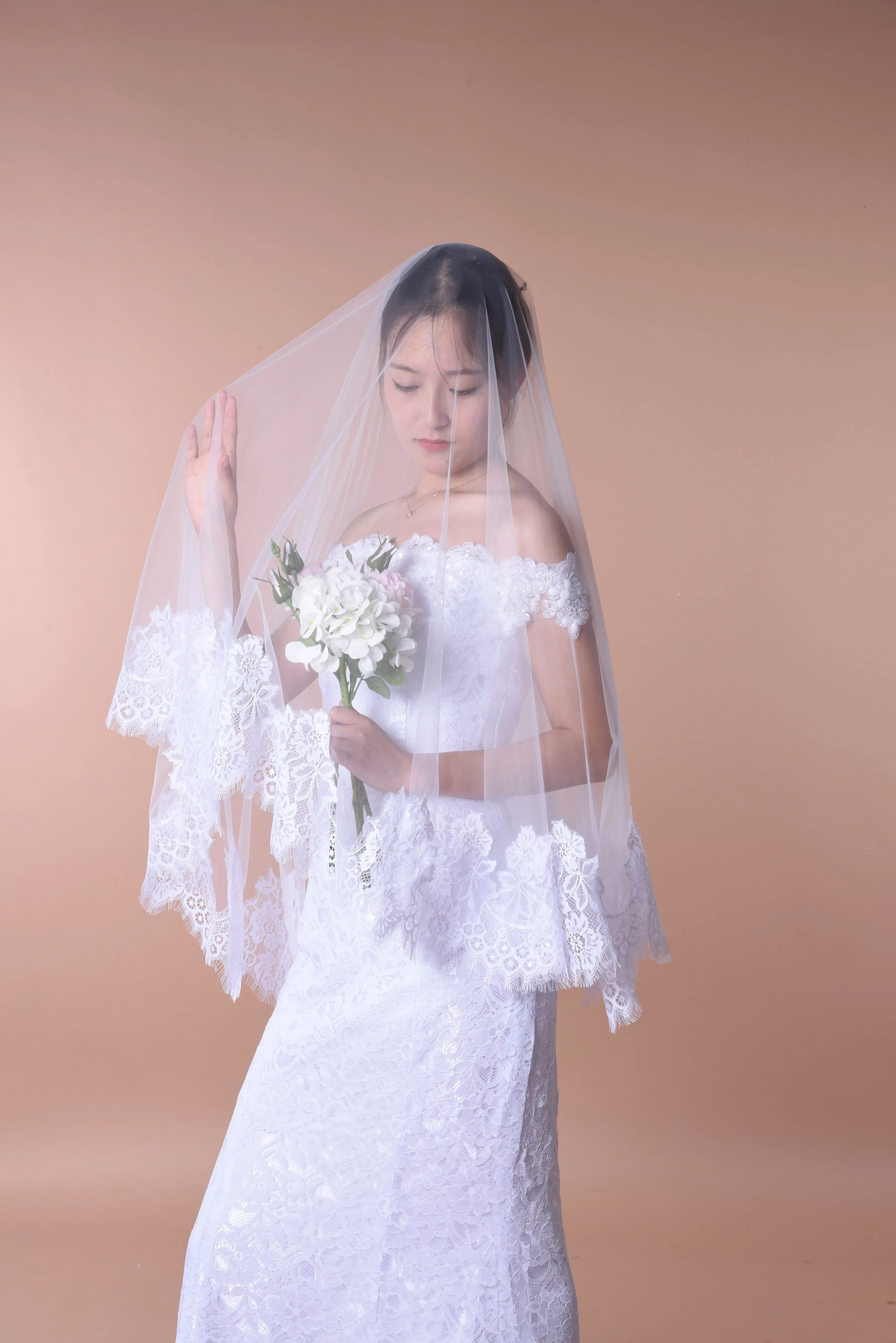 MisShow 2/4M Long Bridal Veils Floral Lace Appliques Edge White Ivory Sheer Tulle Veil Single Layer Wedding Dress Fingertip Veil
