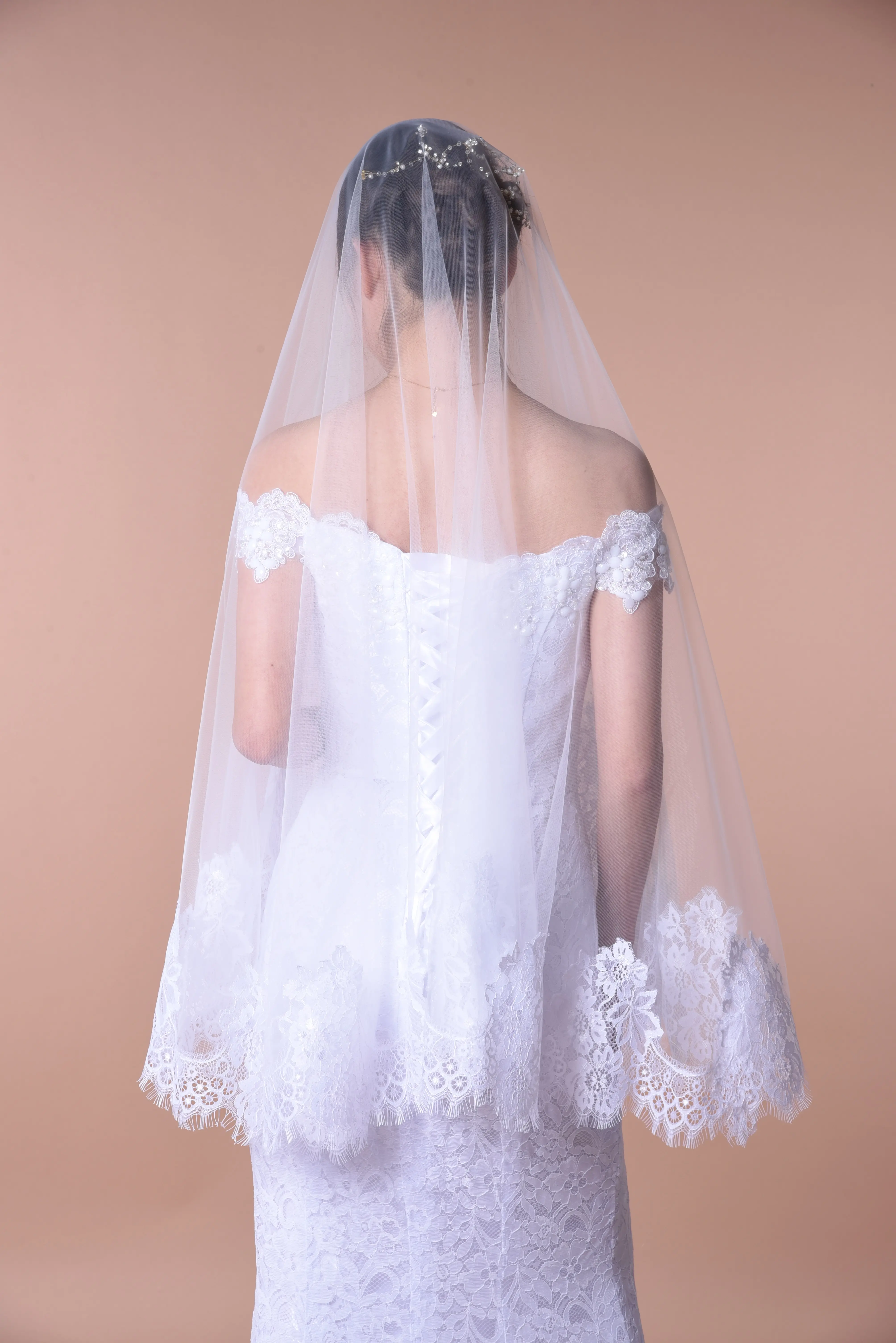 MisShow 2/4M Long Bridal Veils Floral Lace Appliques Edge White Ivory Sheer Tulle Veil Single Layer Wedding Dress Fingertip Veil